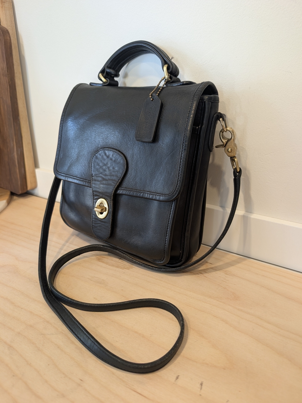 Vintage Coach Station Bag Black Leather Crossbody Top Handle Turnlock - Picture 3 of 11